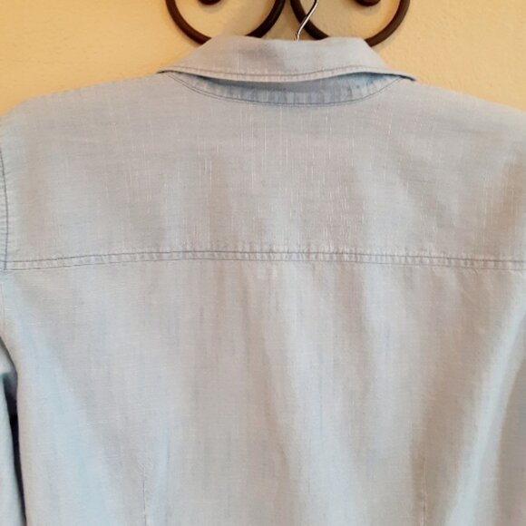 J. Crew 100% Cotton Lt Blue Button Down Shirt Small - Picture 9 of 12